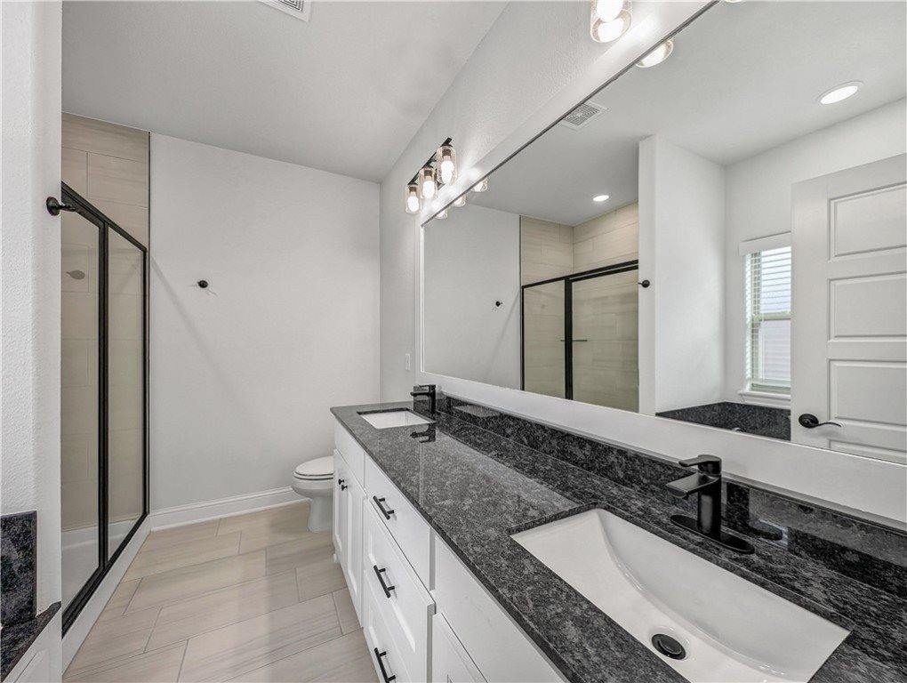 8 Kintyre Circle, Bella Vista, AR 72715