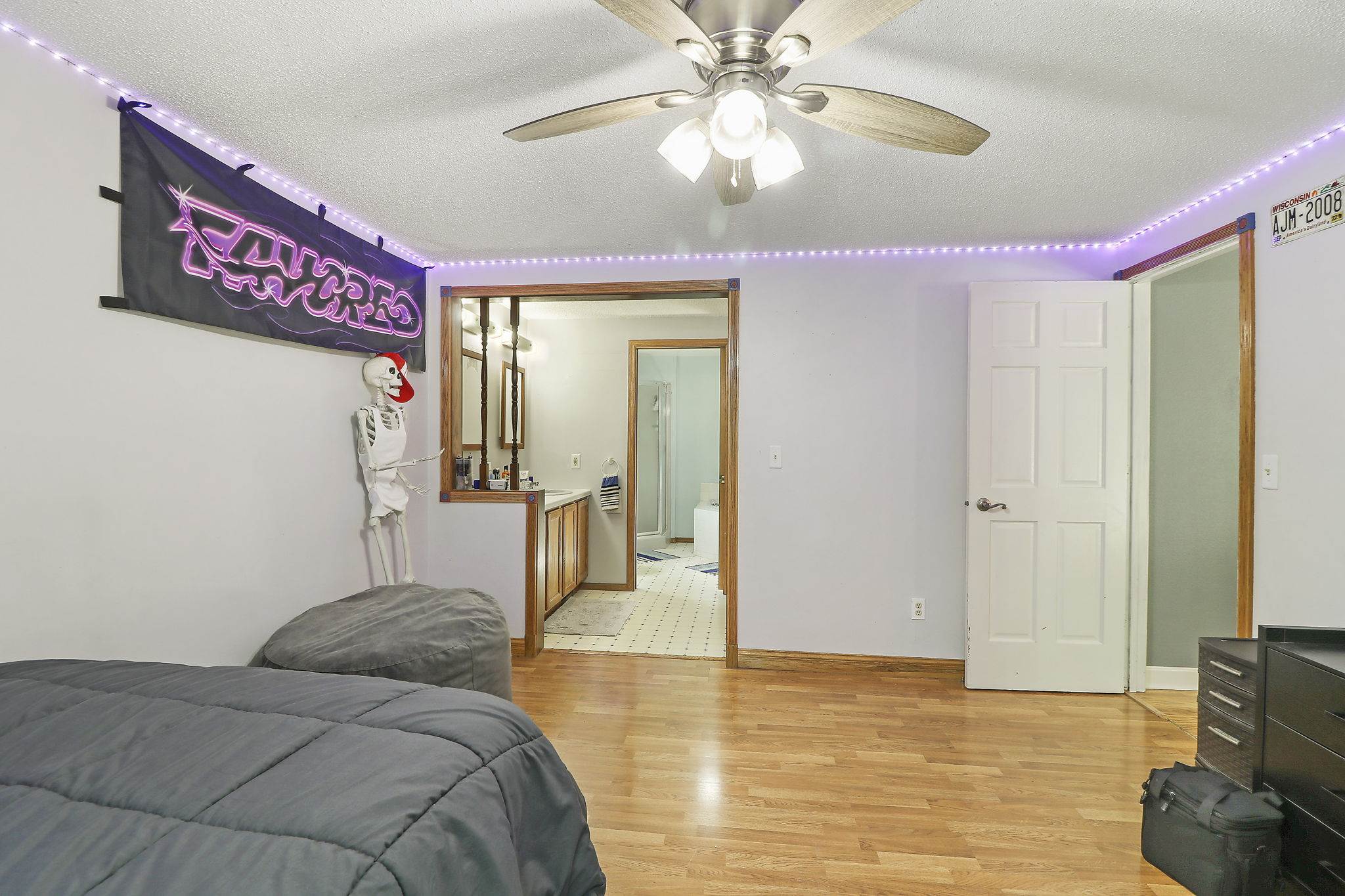 W1465 Sunset Dr, Bloomfield, WI 53147