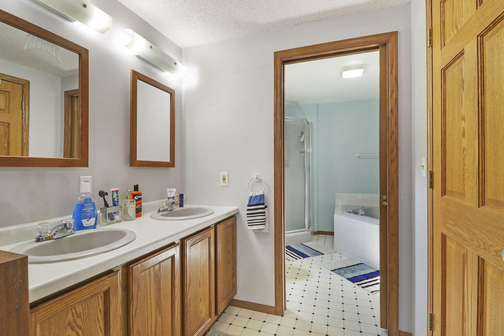 W1465 Sunset Dr, Bloomfield, WI 53147