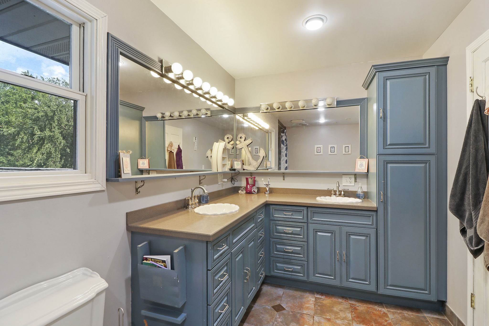 W1465 Sunset Dr, Bloomfield, WI 53147