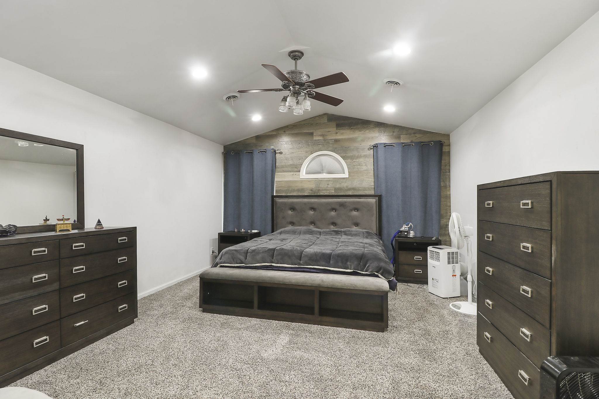 W1465 Sunset Dr, Bloomfield, WI 53147