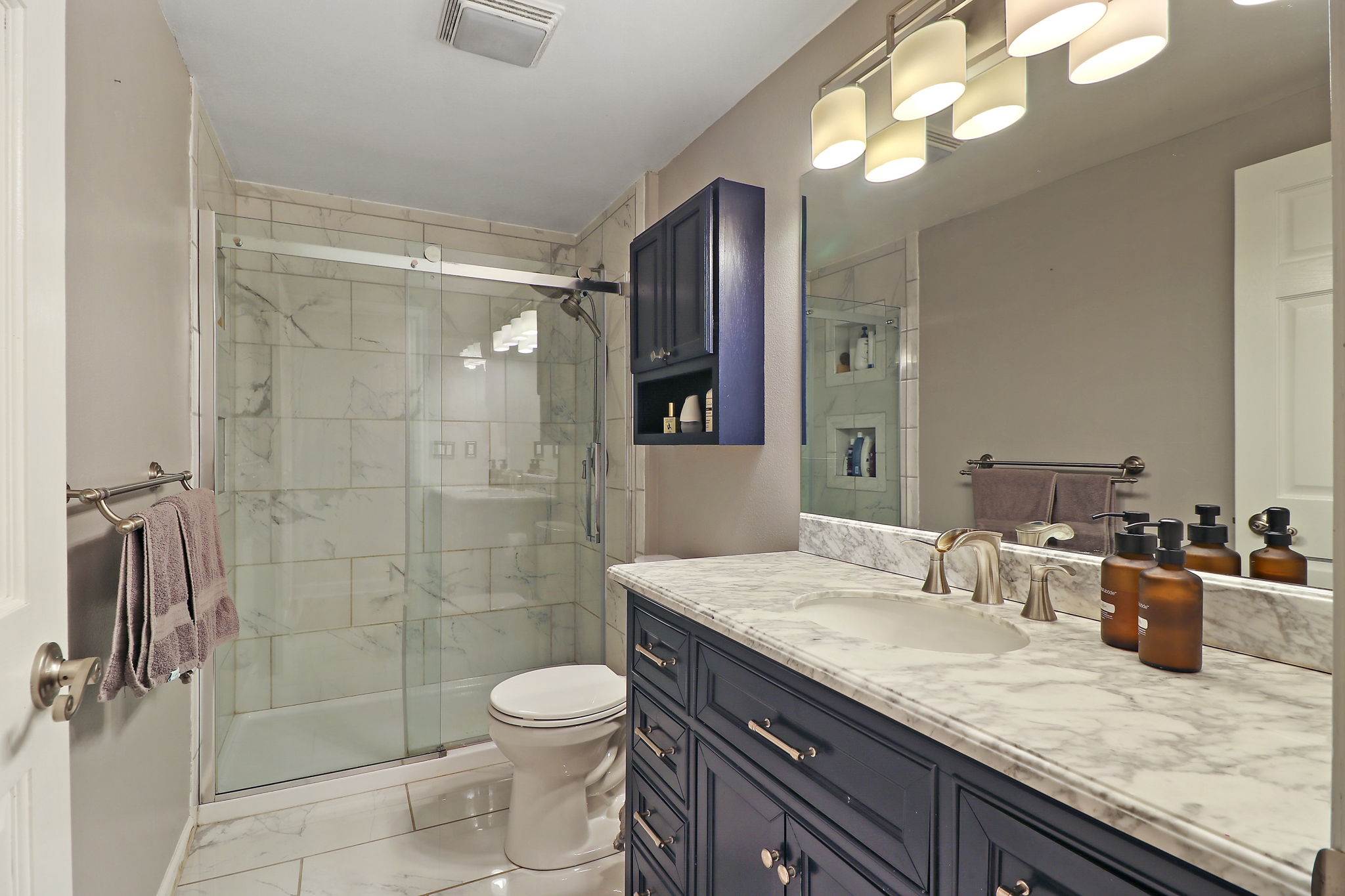 W1465 Sunset Dr, Bloomfield, WI 53147