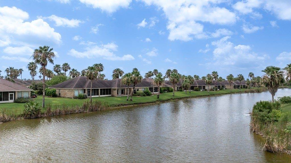 20 Golf House Rd, Laguna Vista, TX 78578