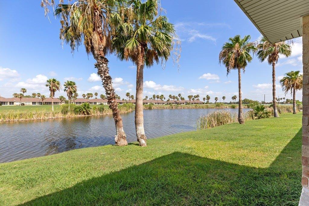 20 Golf House Rd, Laguna Vista, TX 78578