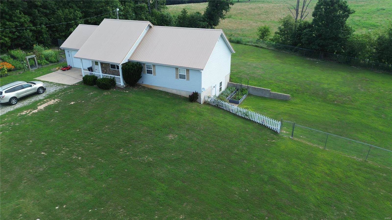 13996 Sherwood Lane, Plato, MO 65552