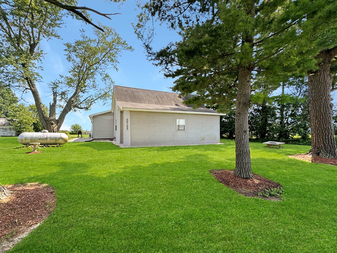 3281 East 300 S, Hillsdale, IN 47854