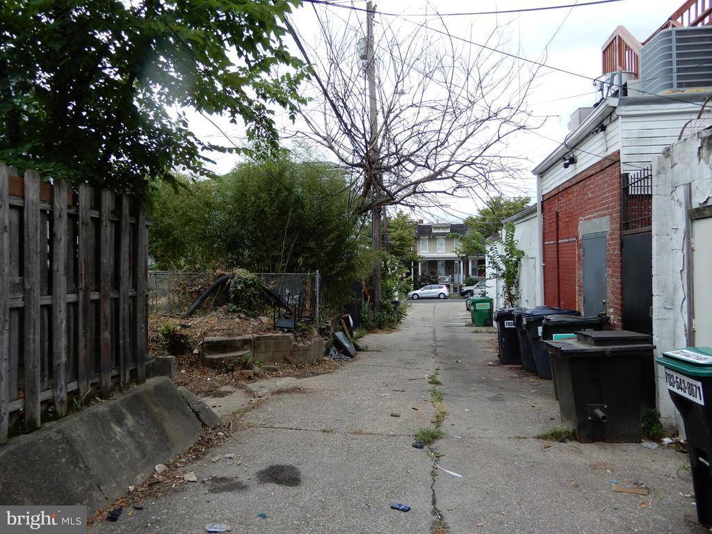 5406 Illinois Avenue NW, Washington, DC 20011