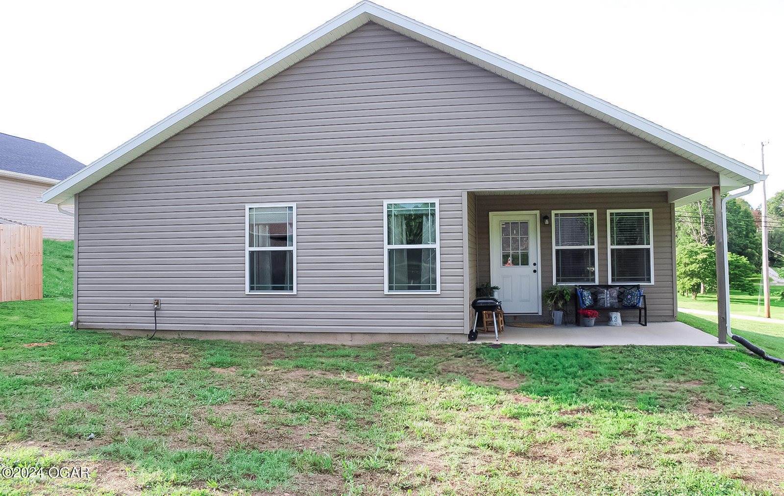 1621 Ridgewood Road, Neosho, MO 64850