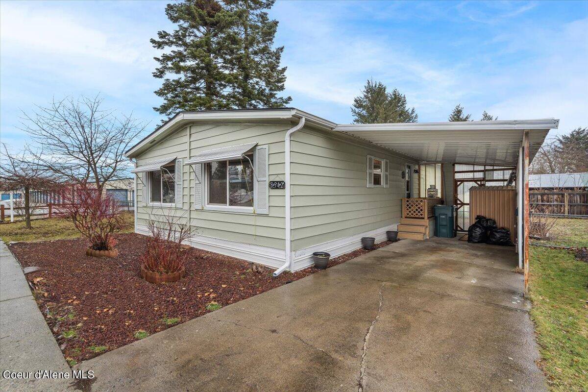 8542 North Sunny Ln, Hayden, ID 83835