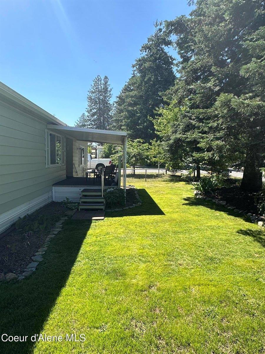 8542 North Sunny Ln, Hayden, ID 83835