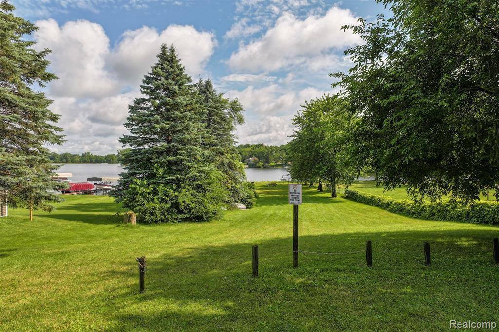 6790 Westgate Drive, Victor Township, MI 48848