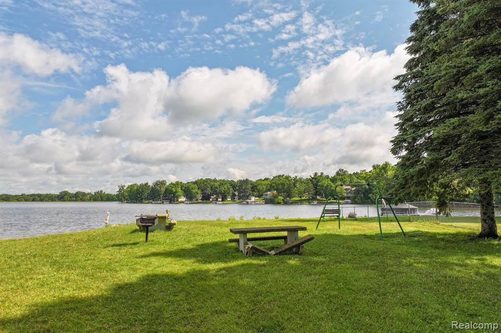 6790 Westgate Drive, Victor Township, MI 48848