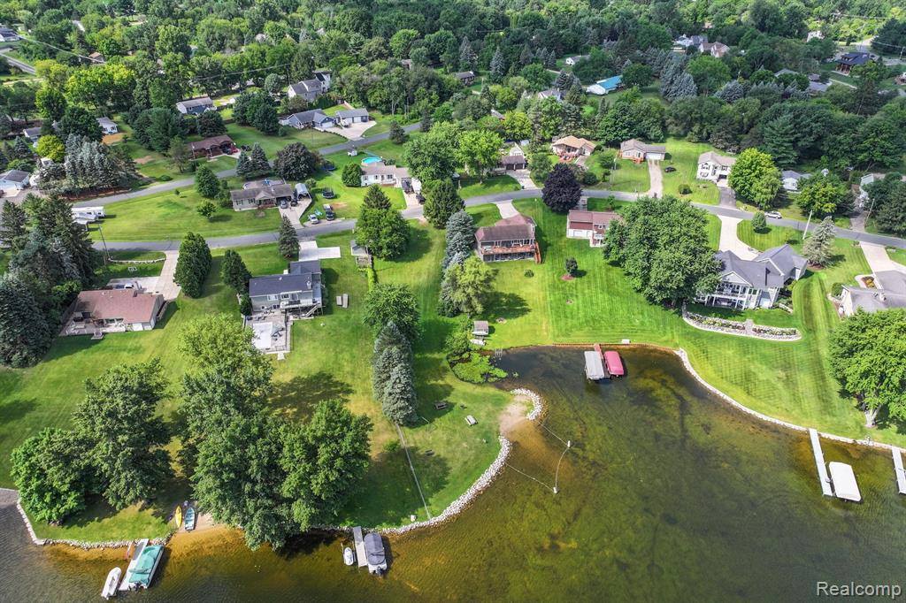 6790 Westgate Drive, Victor Township, MI 48848