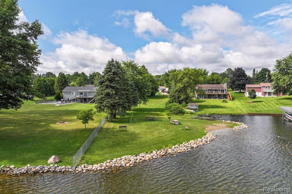 6790 Westgate Drive, Victor Township, MI 48848