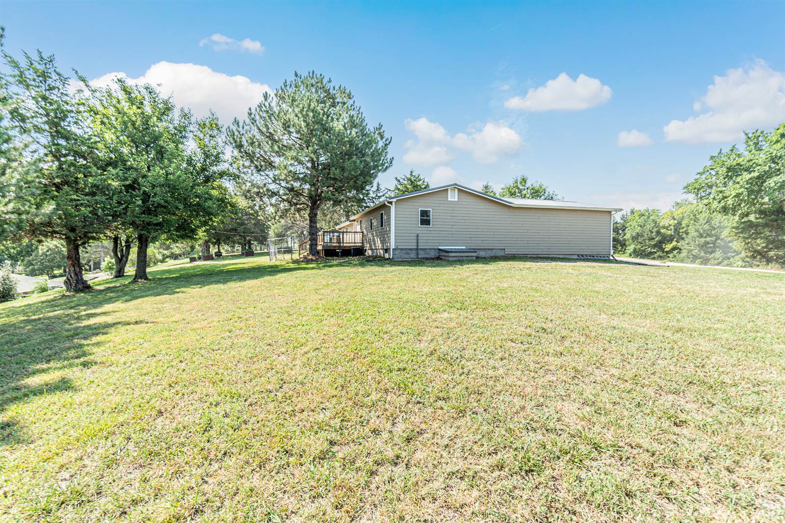 11104 Lakeview, Manhattan, KS 66503