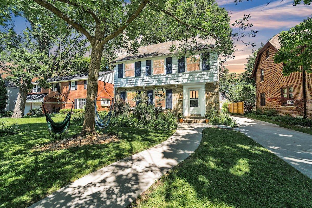 4334 North Ardmore Ave, Shorewood, WI 53211
