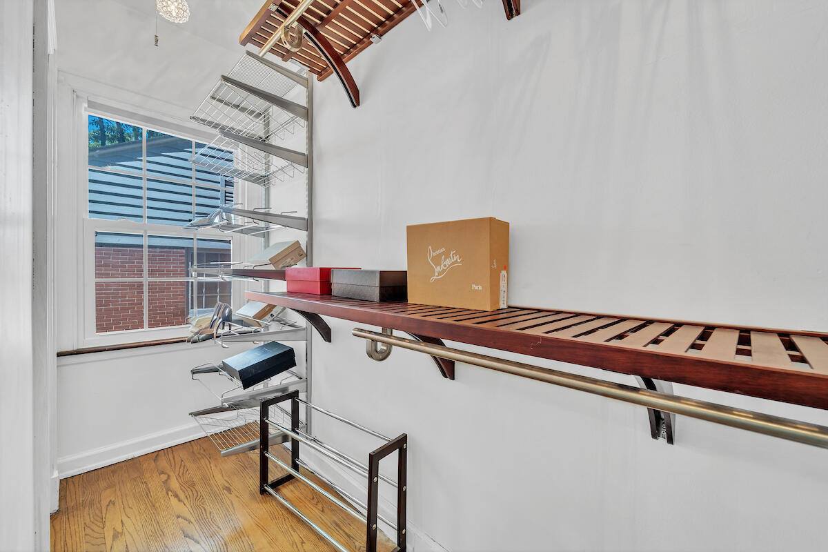 4334 North Ardmore Ave, Shorewood, WI 53211