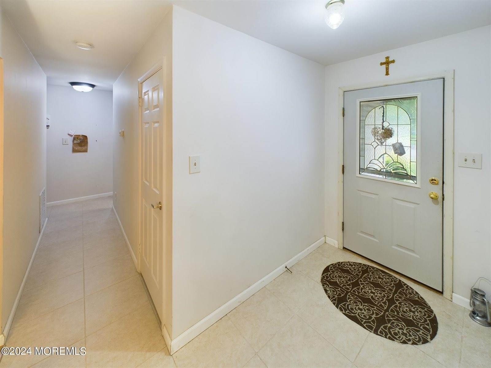 18 Snowdrift Lane, Howell, NJ 07731