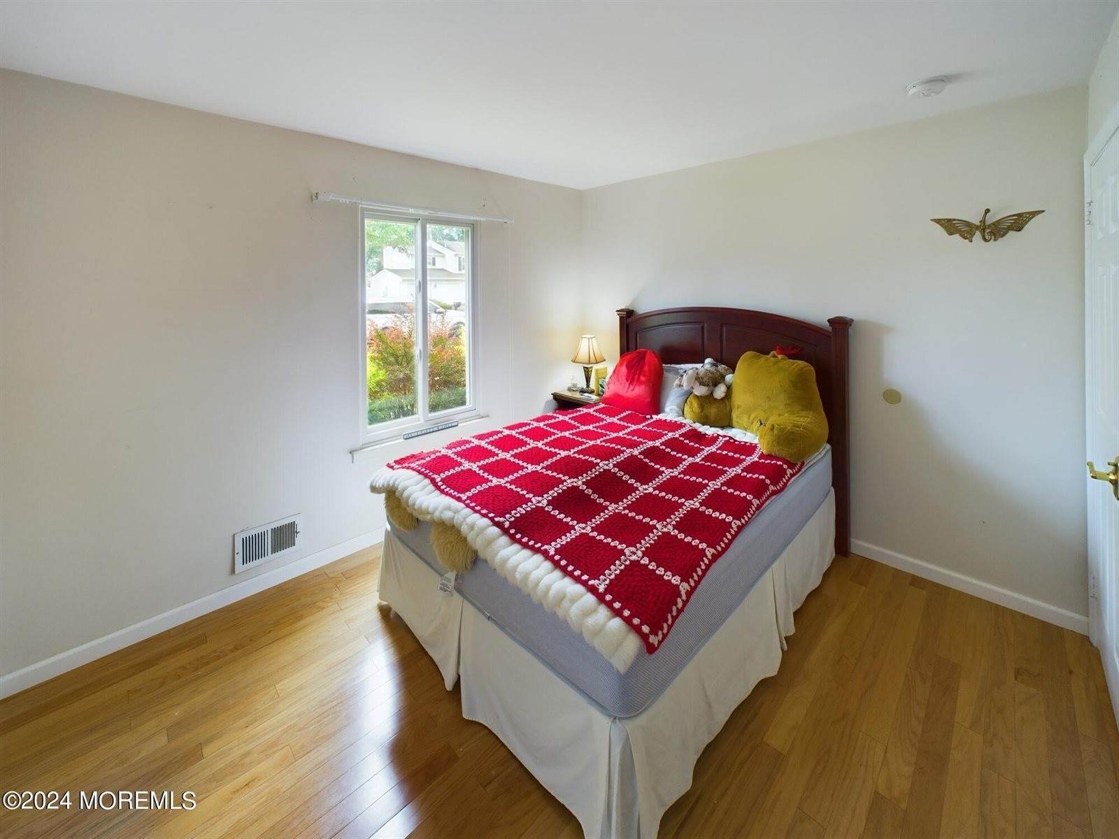 18 Snowdrift Lane, Howell, NJ 07731