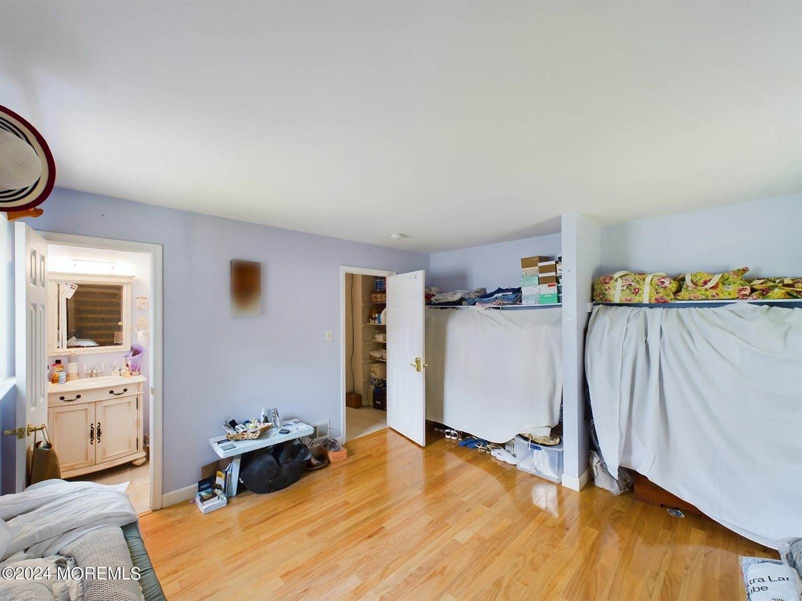 18 Snowdrift Lane, Howell, NJ 07731