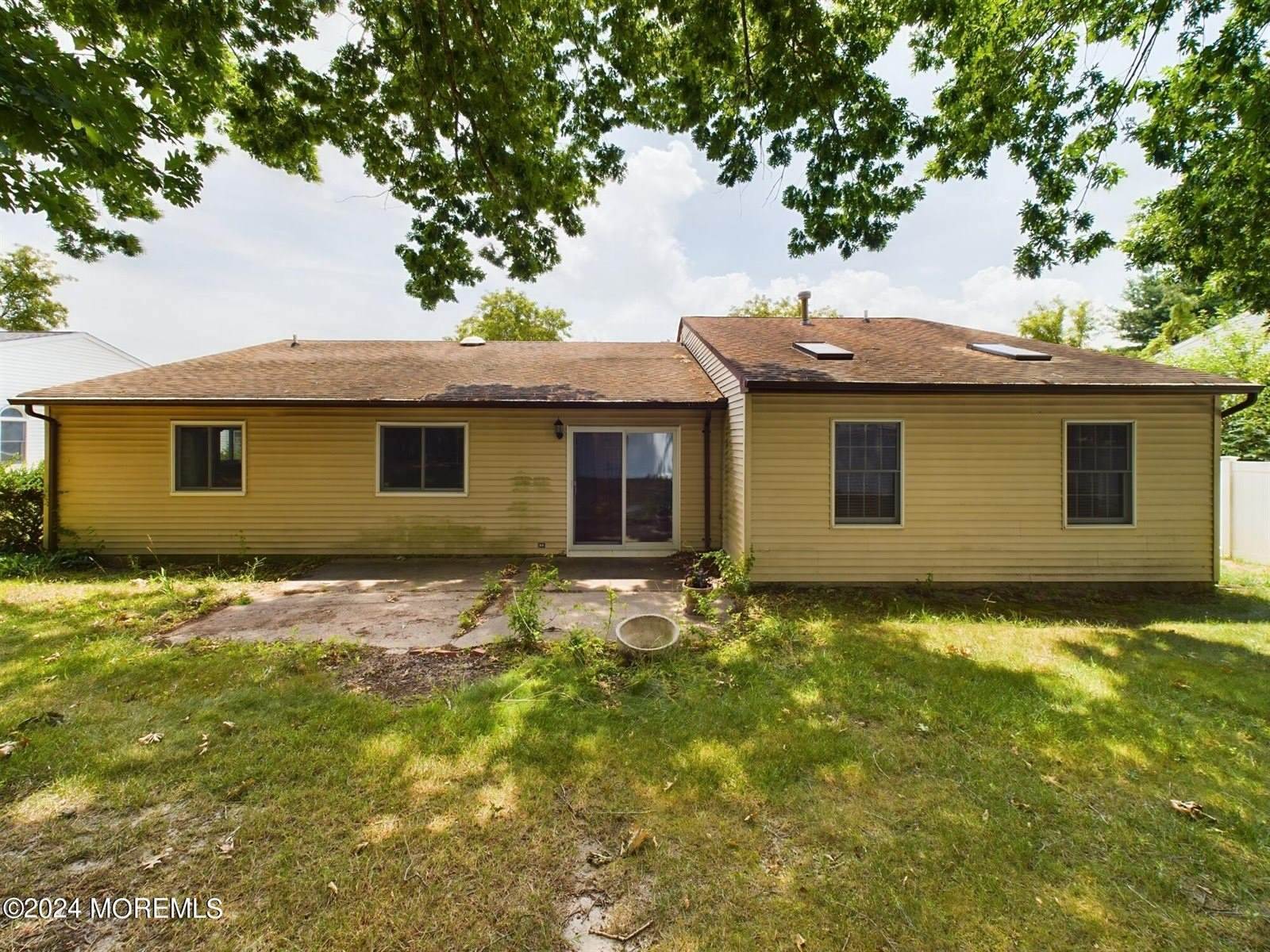 18 Snowdrift Lane, Howell, NJ 07731