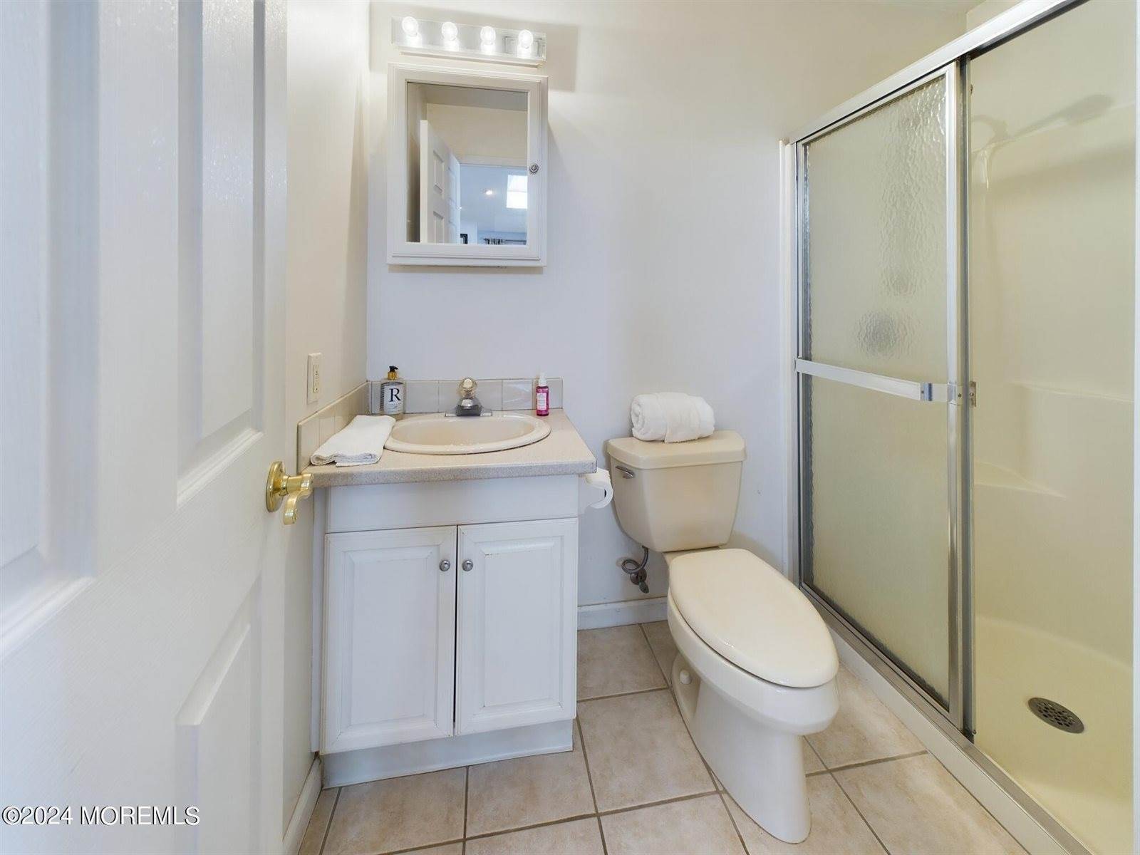 18 Snowdrift Lane, Howell, NJ 07731