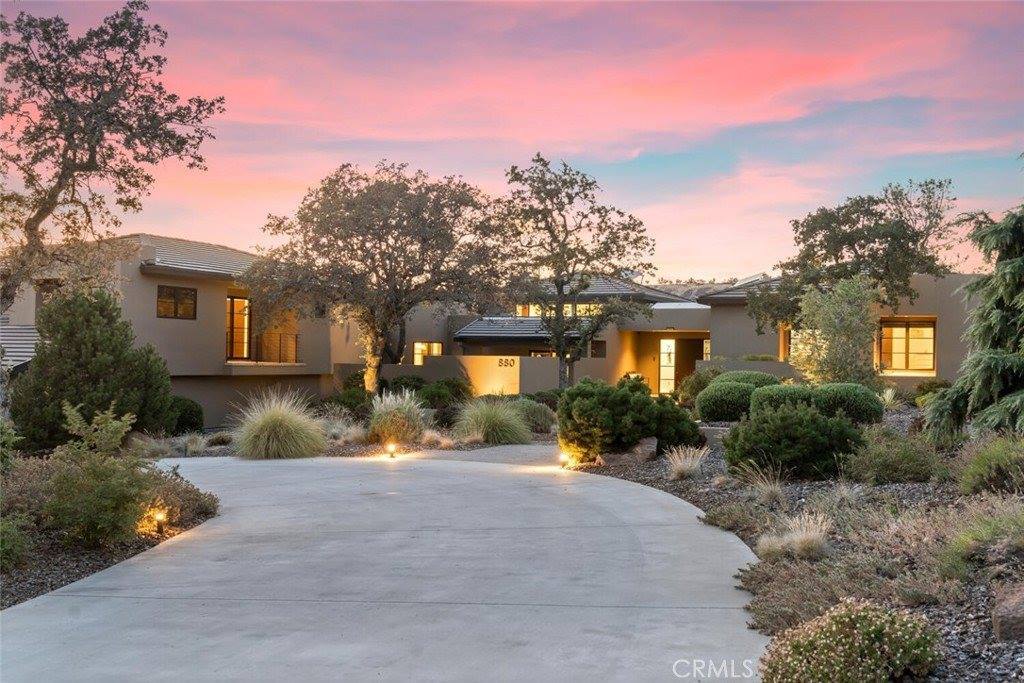 880 Whispering Winds Lane, Chico, CA 95928