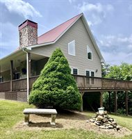 956 Troutland Rd, Hillsville, VA 24343