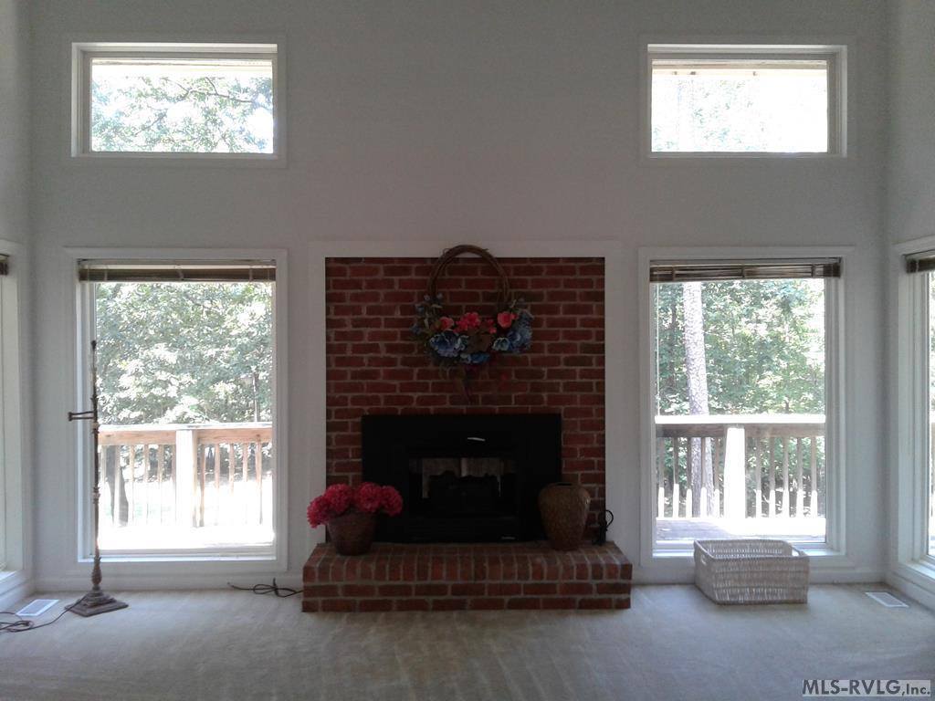 100 Jamestown Lane, Bracey, VA 23919