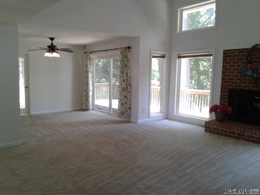 100 Jamestown Lane, Bracey, VA 23919