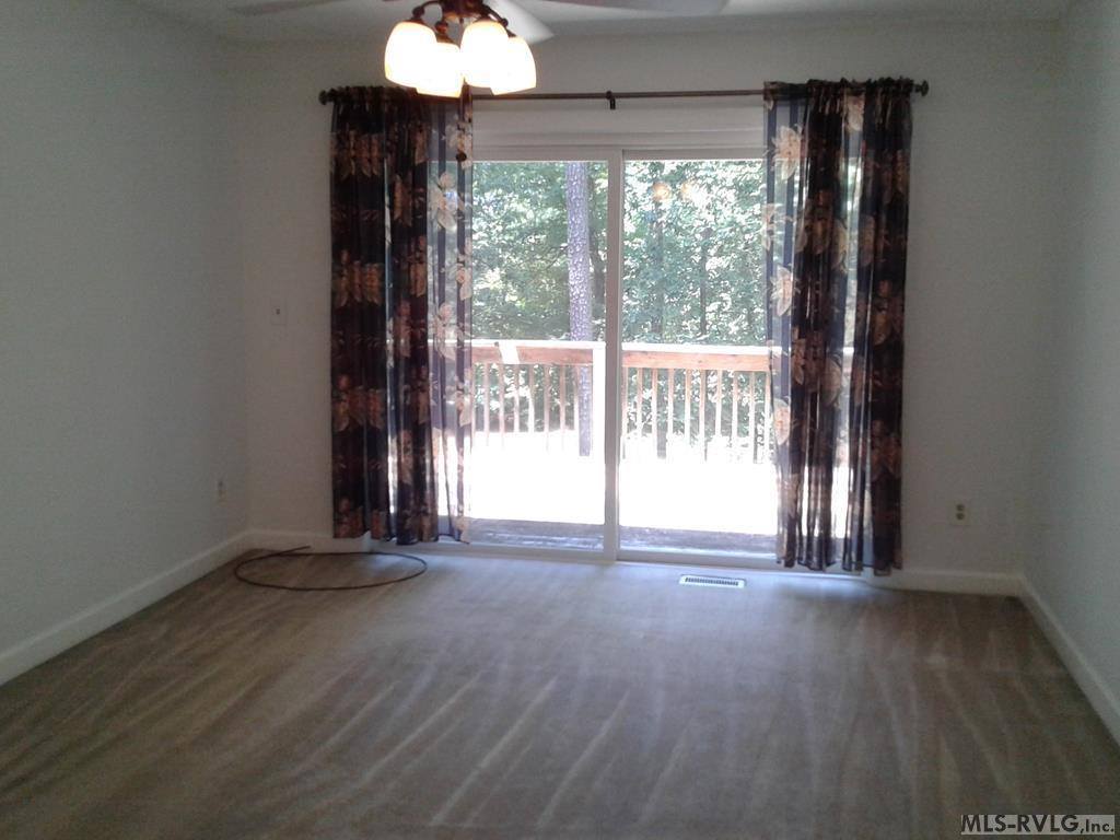 100 Jamestown Lane, Bracey, VA 23919