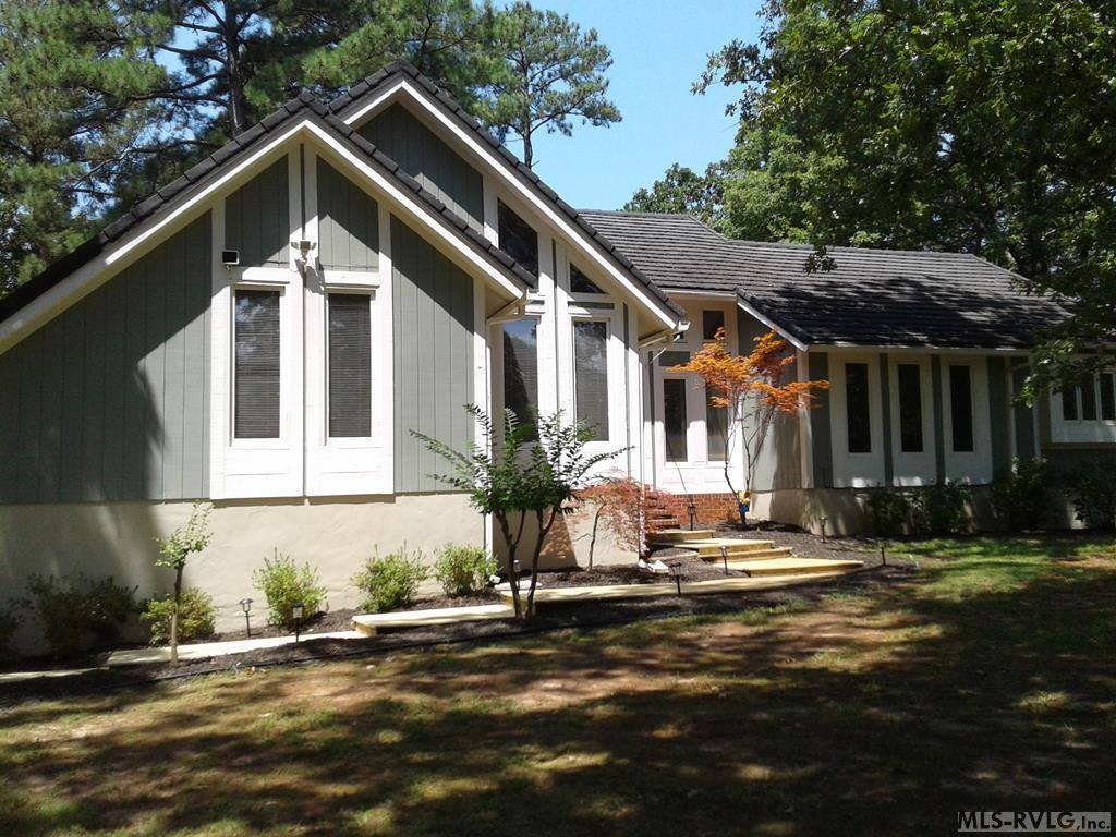 100 Jamestown Lane, Bracey, VA 23919