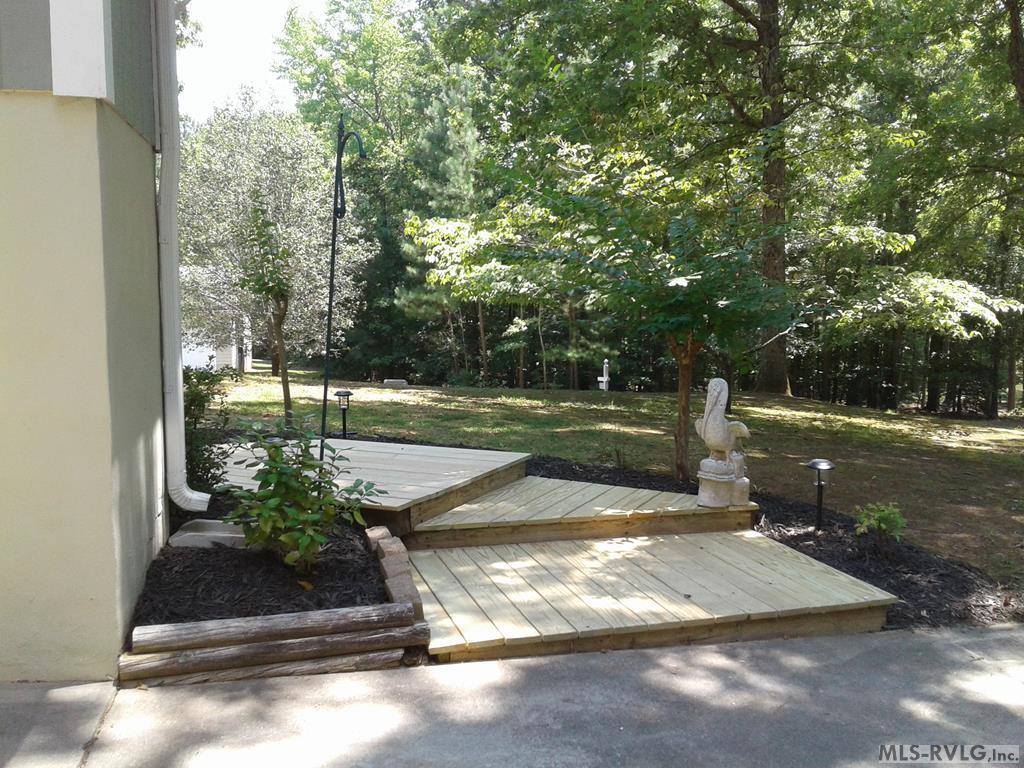 100 Jamestown Lane, Bracey, VA 23919