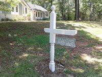 100 Jamestown Lane, Bracey, VA 23919