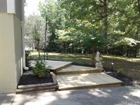 100 Jamestown Lane, Bracey, VA 23919