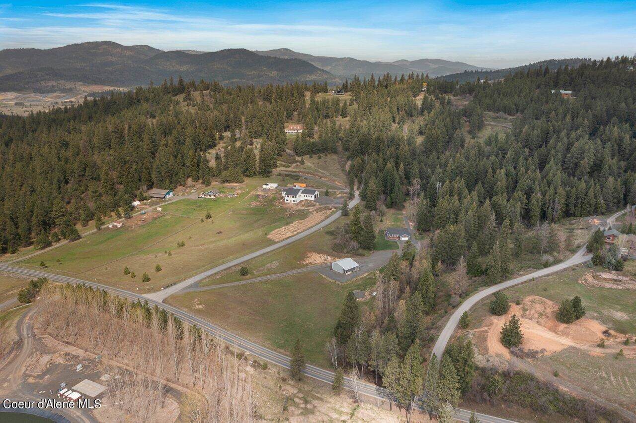 17592 South Graysons Way, Coeur d'Alene, ID 83814