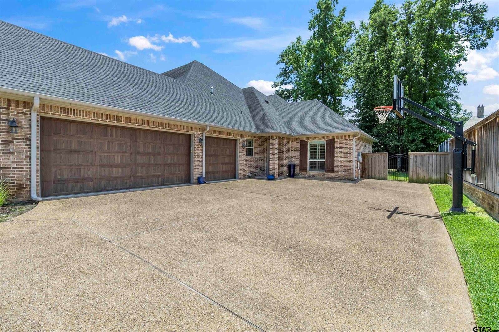 1344 Dueling Oaks Dr, Tyler, TX 75703