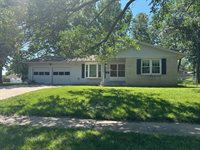 3105 SW 32nd Ter, Topeka, KS 66614