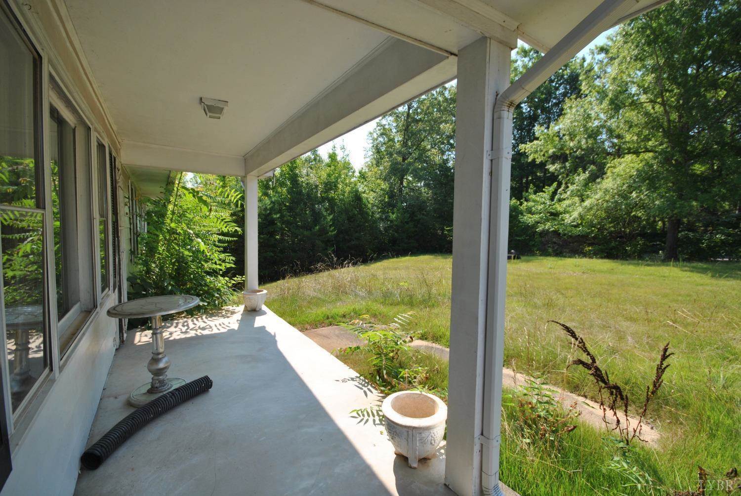 1172 Golden Leaf Rd., Nathalie, VA 24577