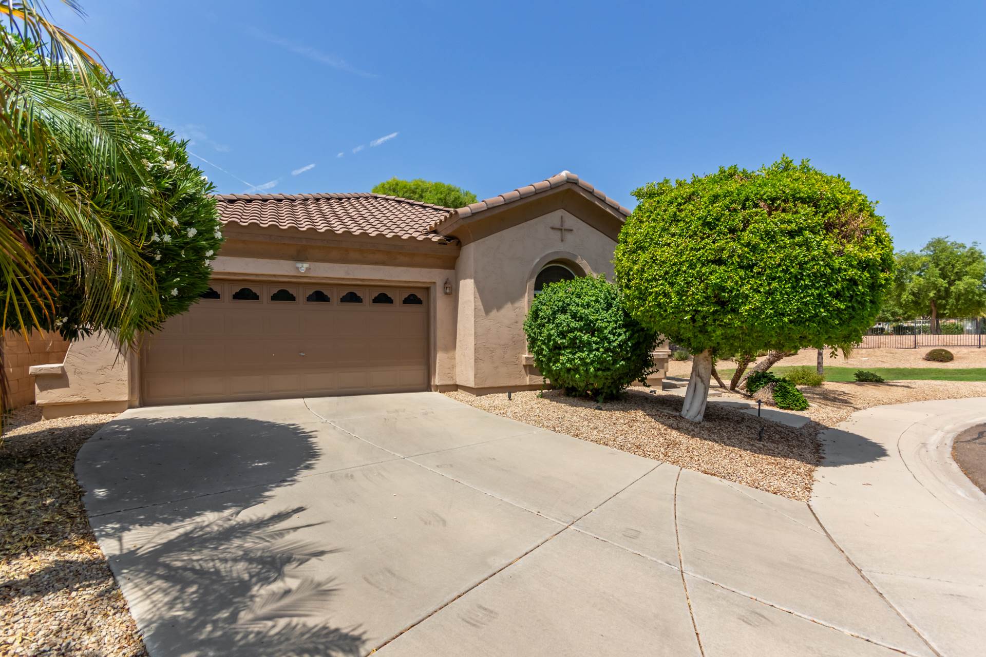 2074 E Hulet Pl, Chandler, AZ 85225