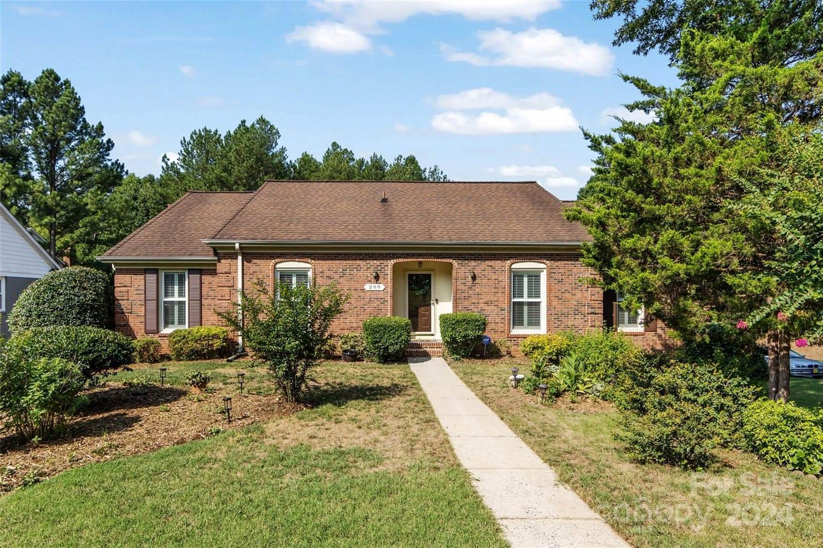 200 Wainsley Place, Matthews, NC 28105