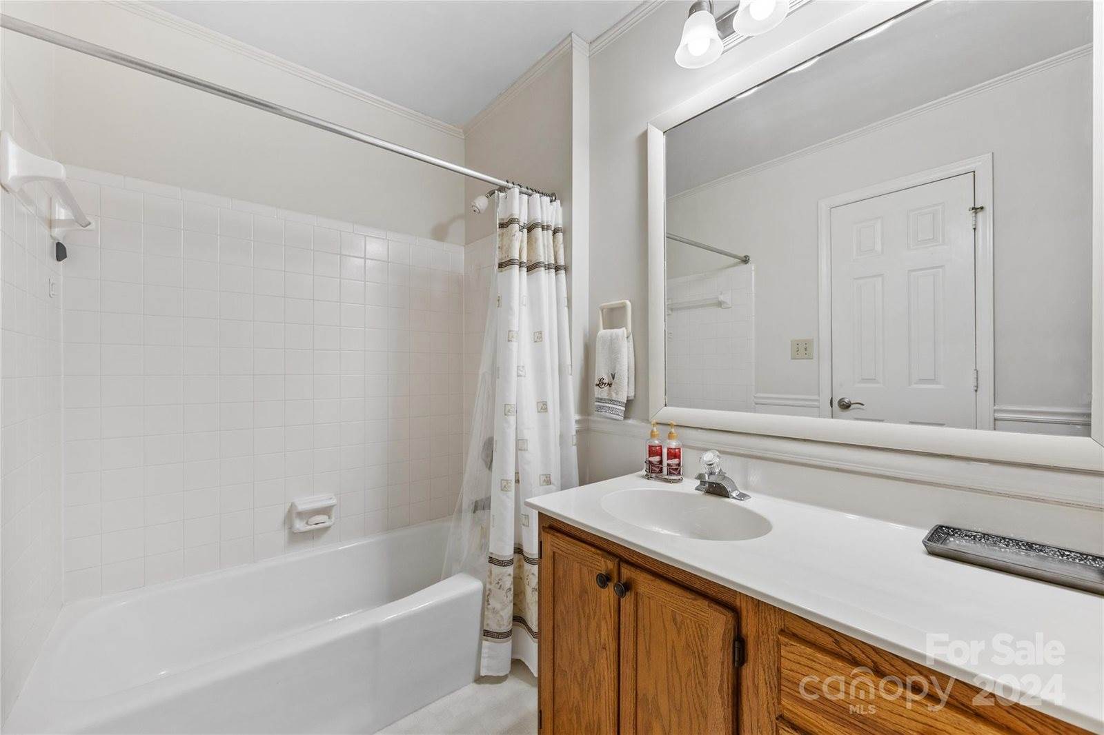 200 Wainsley Place, Matthews, NC 28105