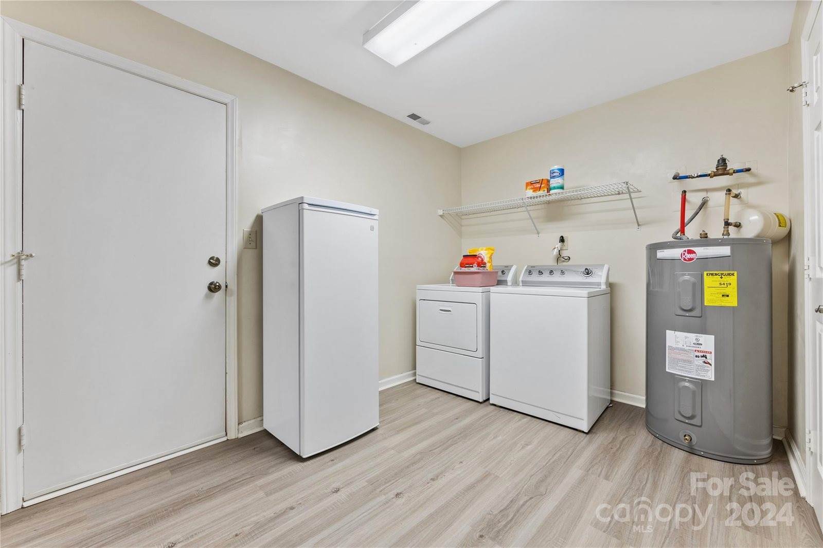 200 Wainsley Place, Matthews, NC 28105