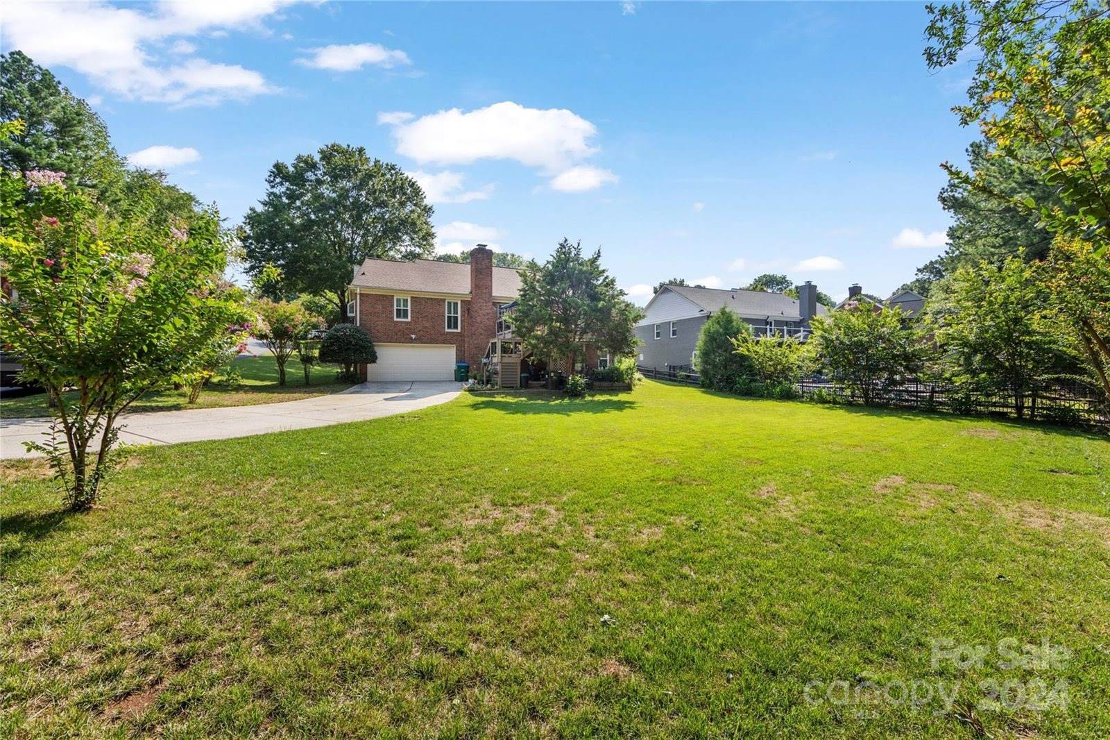 200 Wainsley Place, Matthews, NC 28105