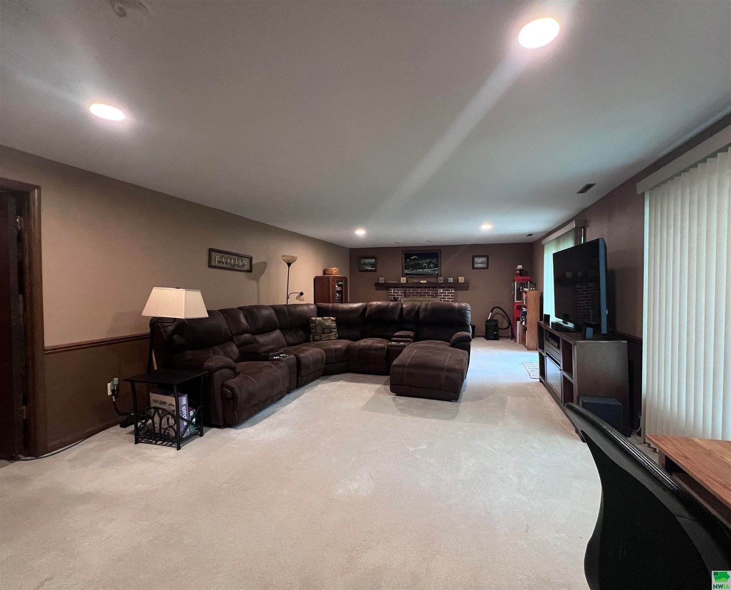 4005 Lincoln Way, Sioux City, IA 51106