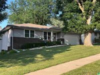 4005 Lincoln Way, Sioux City, IA 51106