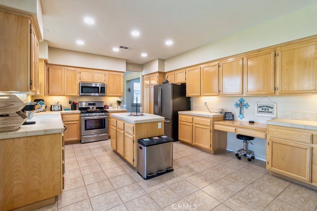 6047 West Avenue K4, Lancaster, CA 93536