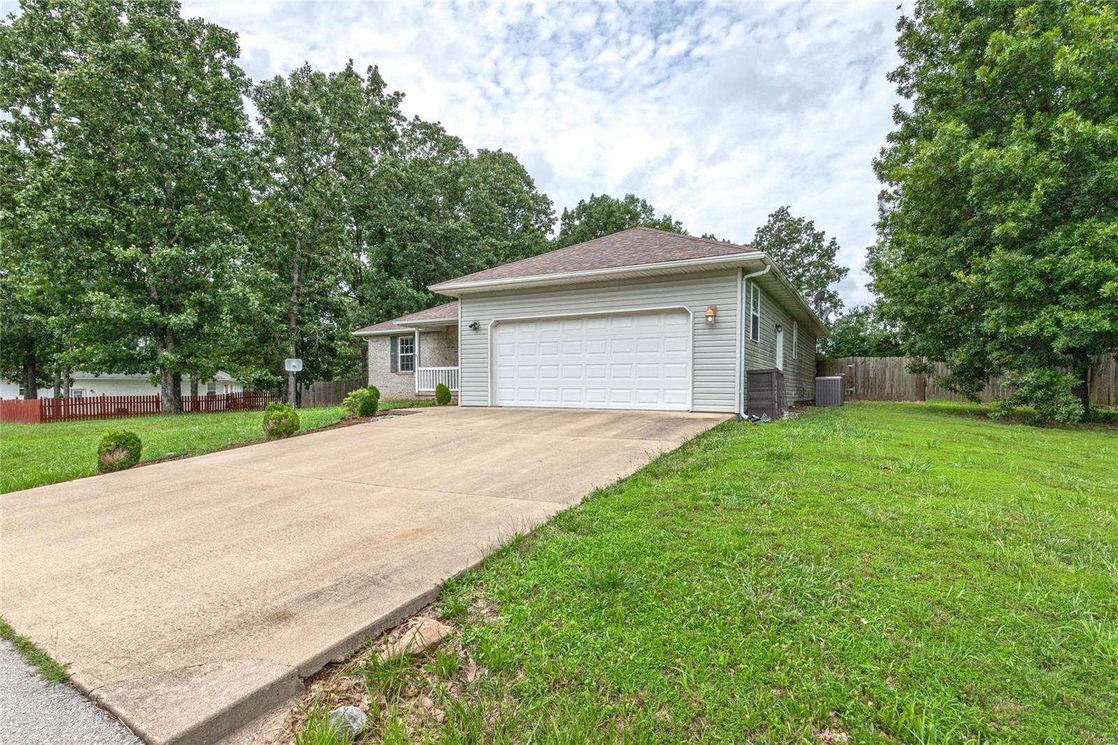 19555 Lenox Lane, Waynesville, MO 65583