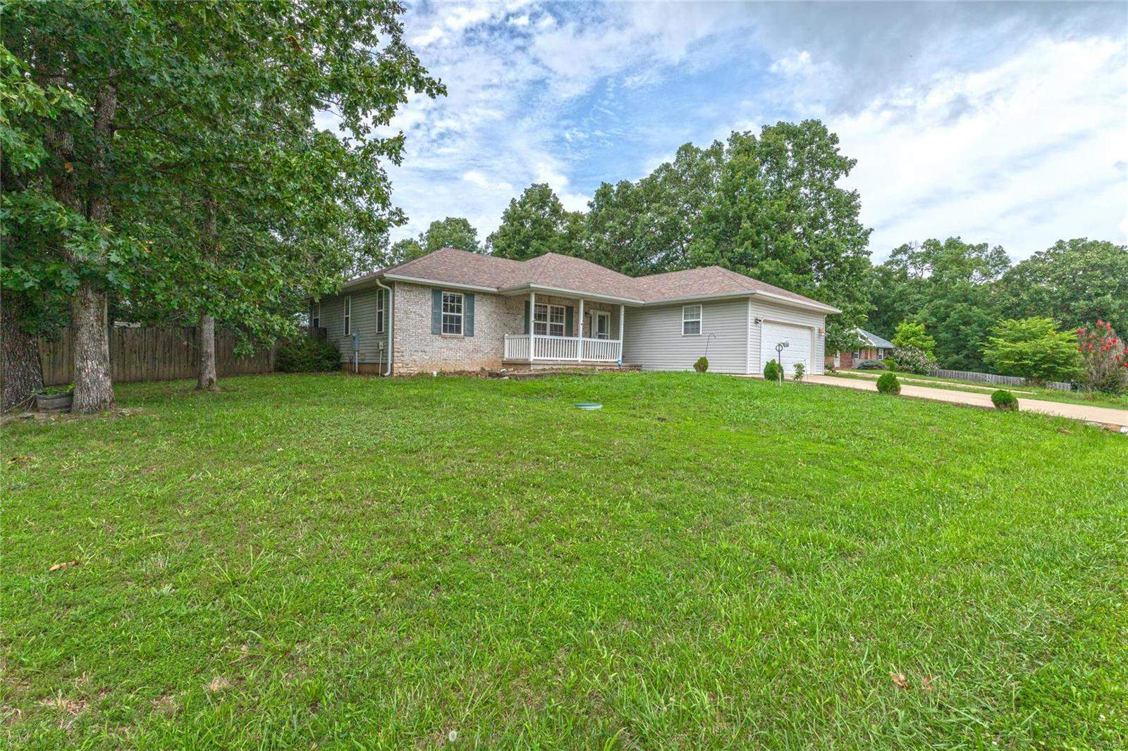 19555 Lenox Lane, Waynesville, MO 65583