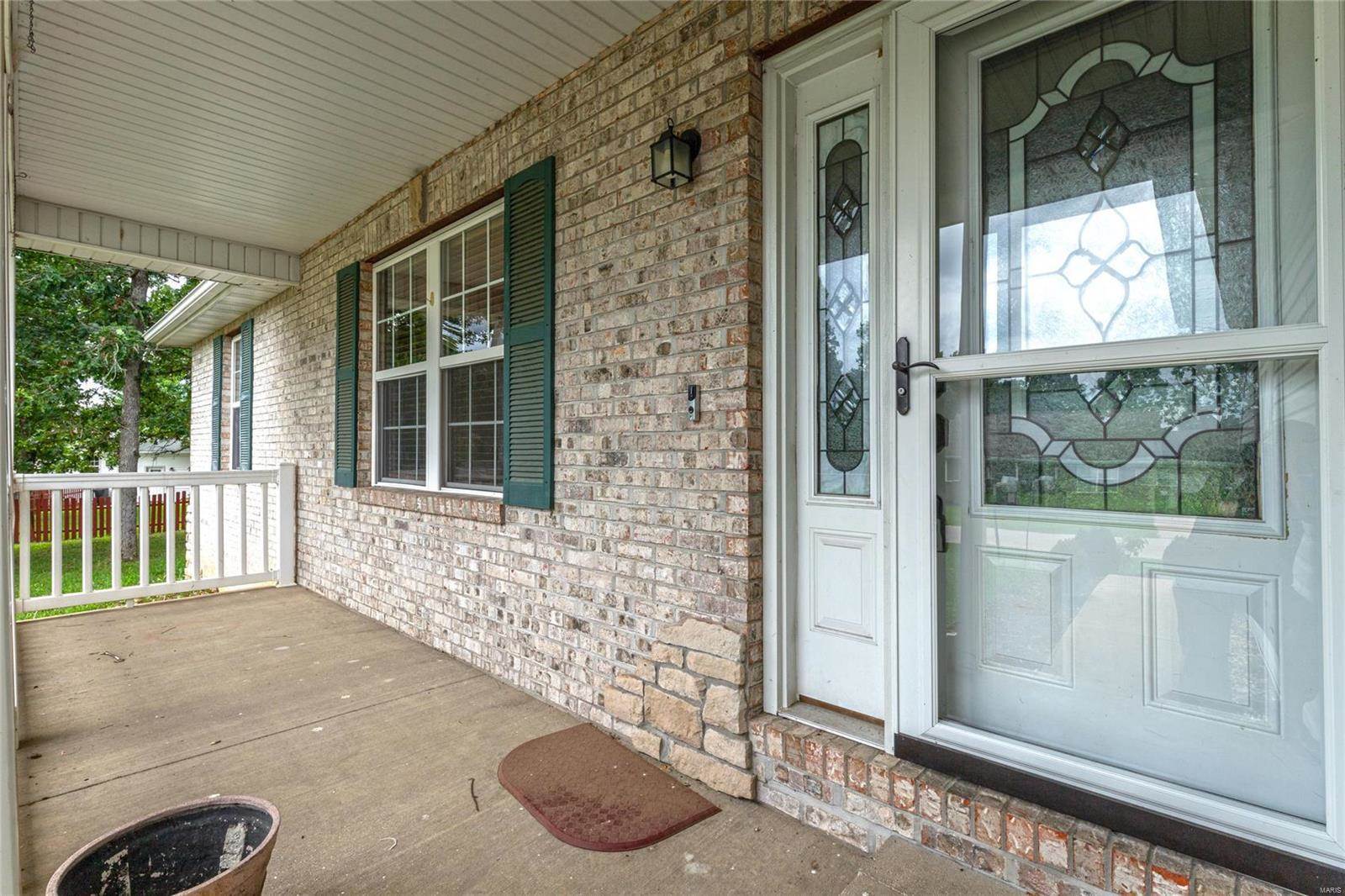 19555 Lenox Lane, Waynesville, MO 65583